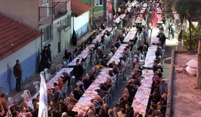 Aydın Büyükşehir Belediyesi Ramazan Sofraları Kurmaya Devam Ediyor