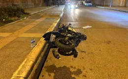 İskenderun’da hafif ticari araç ile motosiklet çarpıştı: 2 yaralı