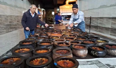 İskilip’te 8 saatte pişen keşkek iftar sofralarını süslüyor