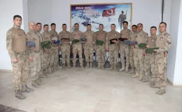 Yalova’dan Hakkari’ye Örülen Atkılar Jandarma Komandolara Ulaştırıldı