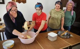 Çanakkale’de Kadın Kooperatifi Yöresel Cevizli Baklava Üretiyor