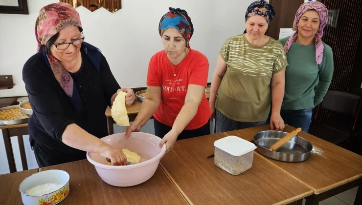 Çanakkale’de Kadın Kooperatifi Yöresel Cevizli Baklava Üretiyor