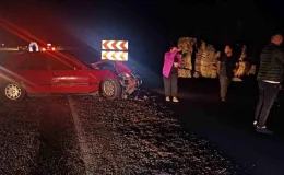 Çanakkale’de otomobil traktöre çarptı: 2 yaralı