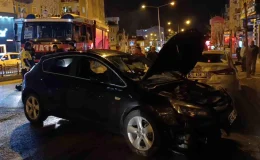 Erzurum’da Otomobil Trafoya Çarptı: 2 Yaralı