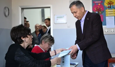 İçişleri Bakanı Ali Yerlikaya, Mahalli İdareler Genel Seçimlerinde oy kullandı