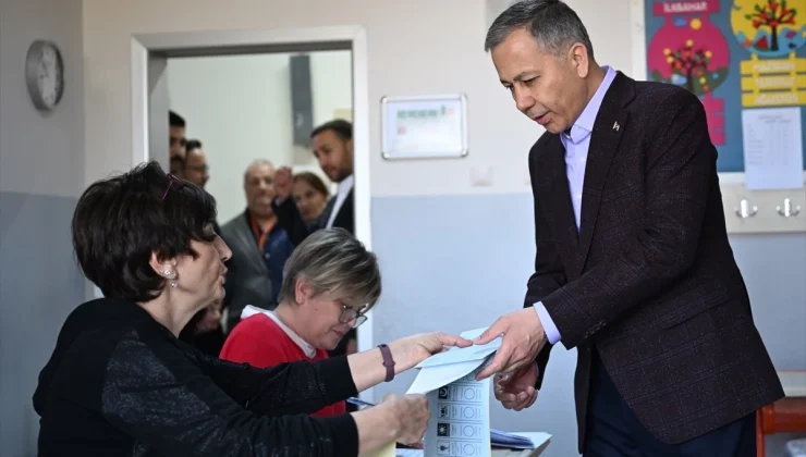 İçişleri Bakanı Ali Yerlikaya, Mahalli İdareler Genel Seçimlerinde oy kullandı