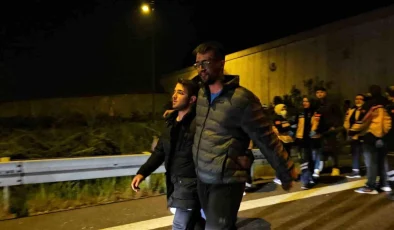 Kocaeli’den İzmir İstikametine Giden Otobüs Orhangazi Tüneli Girişinde Yanmaya Başladı