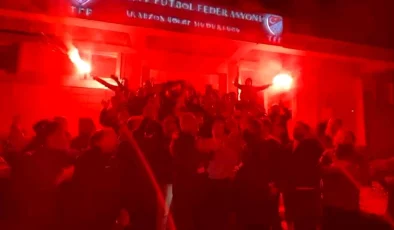 Trabzonspor Taraftarları TFF’yi Protesto Ederek İstifa Çağrısı Yaptı