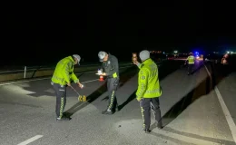 Uşak’ta Yolun Karşısına Geçmeye Çalışan Kişi İki Otomobilin Çarpması Sonucu Hayatını Kaybetti