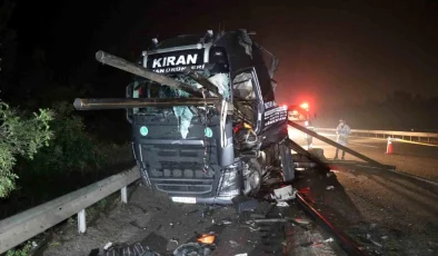 Anadolu Otoyolu’nda meydana gelen kaza sonucu 2 kişi hayatını kaybetti