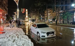 Bitlis’in Tatvan ilçesinde sağanak ve dolu etkili oldu