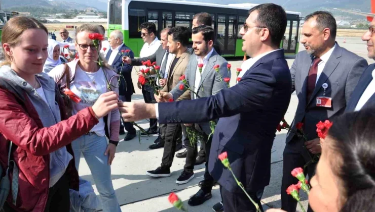 Gazipaşa-Alanya Havalimanı’na Brüksel’den ilk uçuş gerçekleşti