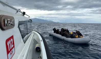 İzmir Dikili açıklarında 47 düzensiz göçmen kurtarıldı