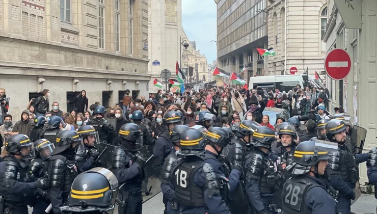 Paris’te Polis, Filistin Destekçisi Öğrencilere Biber Gazı Kullandı