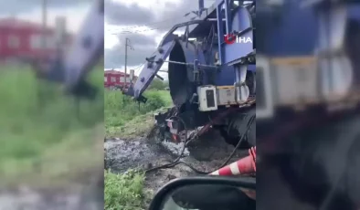 Tekirdağ’da çevre skandalı: TESKİ aracı dereyi kirletirken böyle görüntülendi