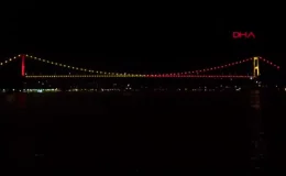 Galatasaray’ın Şampiyonluğu Boğaz Köprülerini Aydınlattı