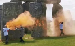 İklim aktivistleri İngiltere’deki Stonehenge’i turuncuya boyadı