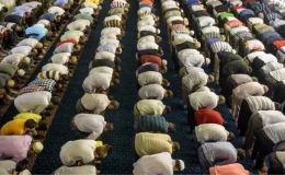 İl il bayram namazı saatleri! En erken Iğdır’da, en geç İzmir’de kılınacak
