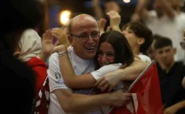 Bursalılar Hüdavendigar Kent Parkı’nda EURO 2024 çeyrek final maçını izledi