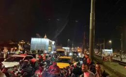 Galata Köprüsü’nde Kaza: 2 Yaralı