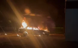 Kırıkkale’de Park Halindeki Otomobil Yangında Kül Oldu